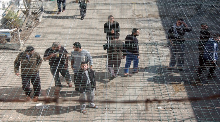 الحركة الأسيرة: سنبدأ الإضراب بألف أسير كدفعة أولى يوم الخميس القادم