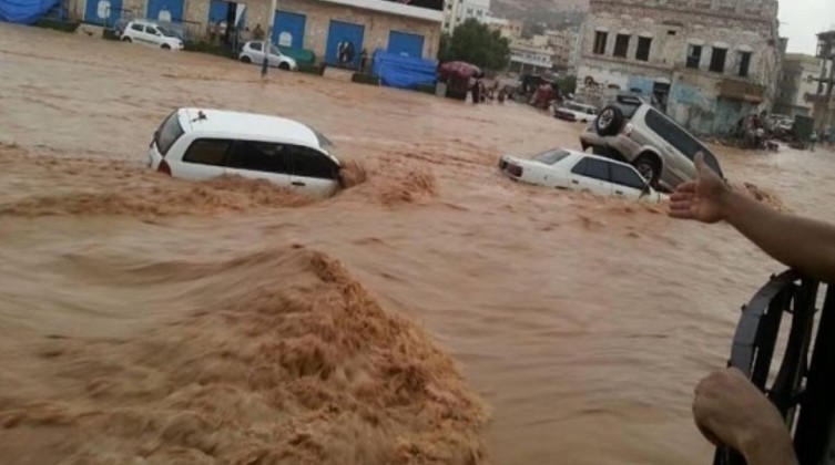 مصرع عشرات المدنيين في السيول باليمن