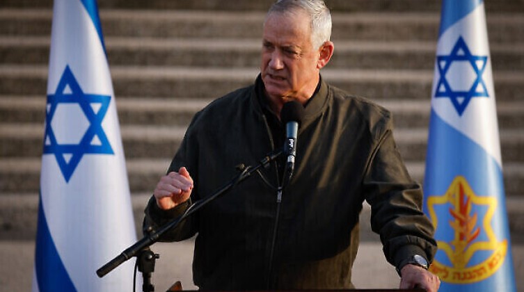 غانتس يصدر تعليمات لحماية غلاف غزة من التهديدات
