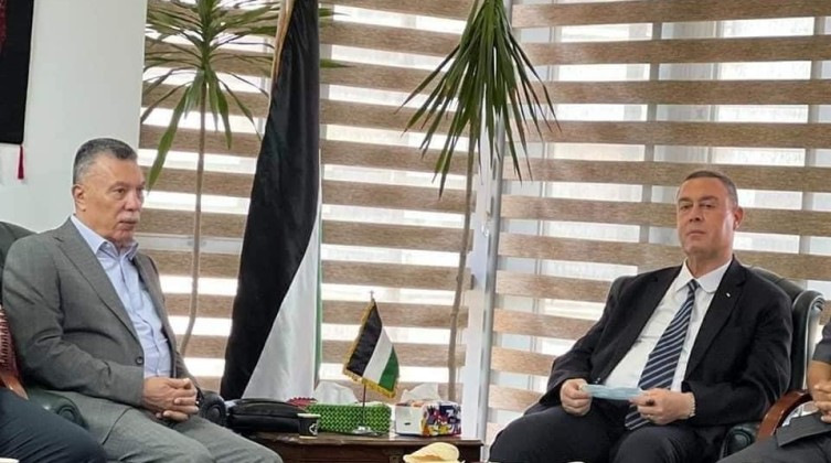 السفير اللوح يلتقي بوفد قيادي من حركة فتح بغزة برئاسة أحمد حلس