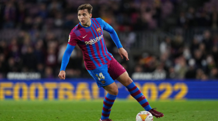 برشلونة يعلن رسميا تمديد عقد لاعبه غونزاليس