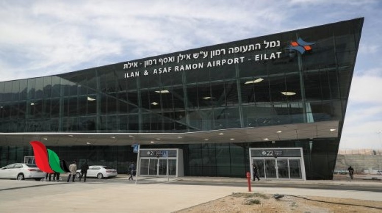 النقل والمواصلات تنفي وجود اتفاق لتشغيل مطار رامون