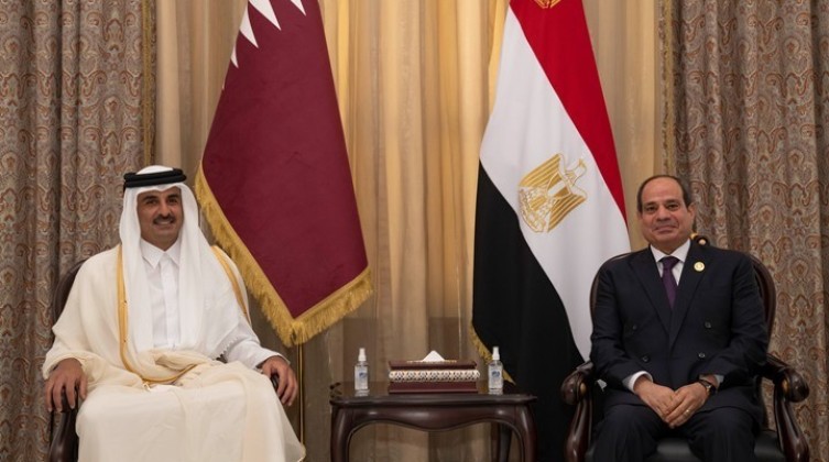 أمير قطر والرئيس المصري  يبحثان آخر التطورات في غزة والمستجدات الإقليمية