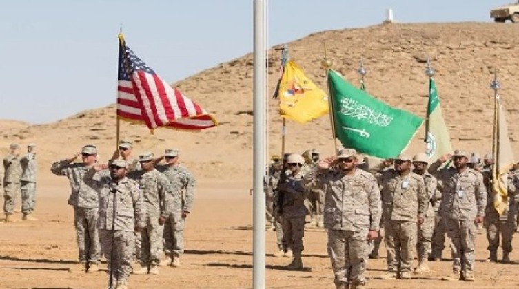 وكالة واس: بدء مناورات سعودية أمريكية في "ينبع" على البحر الأحمر