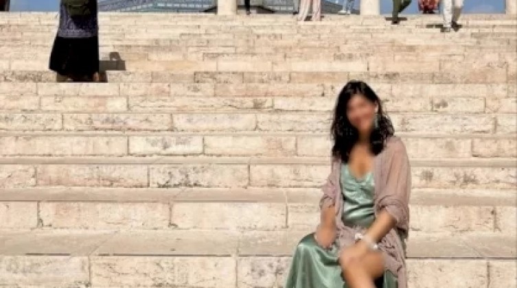 موجه غضب واستياء اثر اقتحام أجنبية "الأقصى" بلباس فاضح