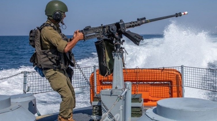 زوارق الاحتلال تطلق نيران رشاشاتها تجاه الصيادين جنوب القطاع