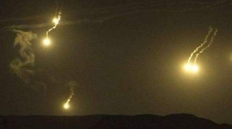 جيش الاحتلال يُلقي قنابل مضيئة مقابل بلدة شبعا
