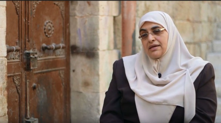 مخابرات الاحتلال تمنع المرابطة زينة عمرو من السفر