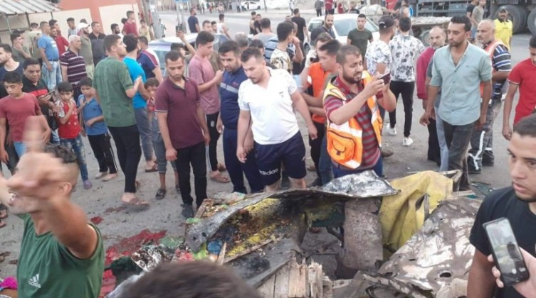 12 شهيداً وعشرات الاصابات خلال ساعة بقطاع غزة