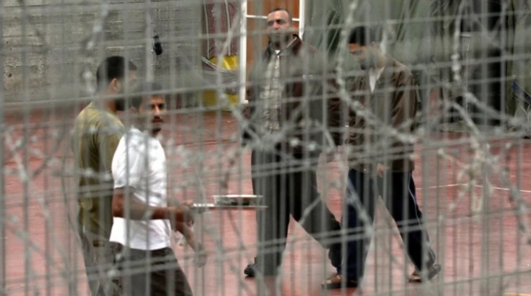 نادي الأسير: لا جديد بشأن موقف إدارة السّجون حول مطالب الأسرى