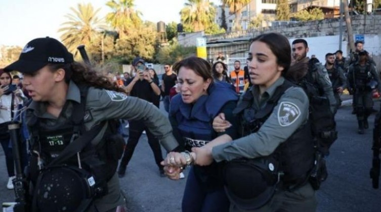 وزارة الإعلام: 50 انتهاكًا إسرائيليًا بحق الصحفيات الفلسطينيات