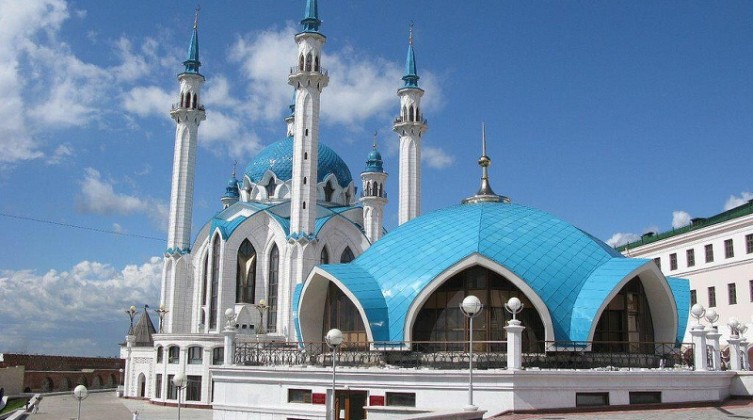 السويد: مسجد يتعرض للرشق بالحجارة لعدة مرات!