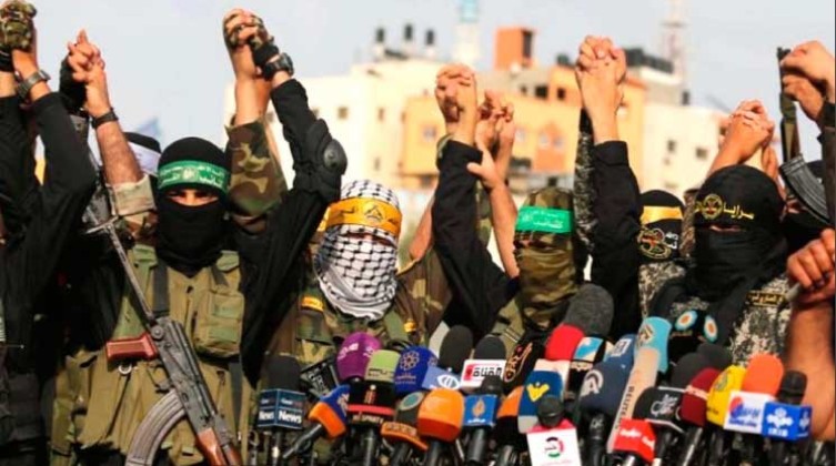 "الفصائل الفلسطينية"  تُعقب على استشهاد شابين ومقتل ضابط في عملية الجلمة
