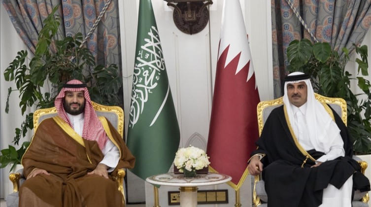 هآرتس: مسؤول إسرائيلي يكشف عن موقف السعودية وقطر من التطبيع