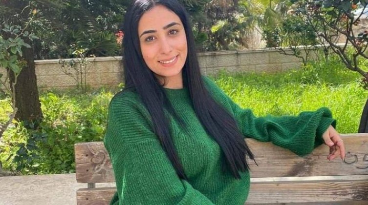 محكمة  الاحتلال تمدد اعتقال الصحفية "غوشة"