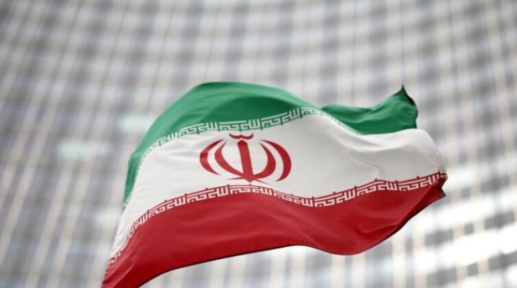 "إيران" تستنكر قرار واشنطن فرض عقوبات على "الاستخبارات"