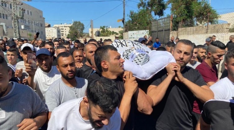 بالصور: تشييع جثمان الشهيد أبو جلدة إلى مثواه الأخير في جنين