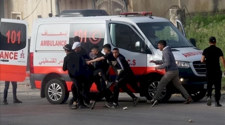 إصابتان بوضع حرج خلال مواجهات مع الاحتلال بالضفة