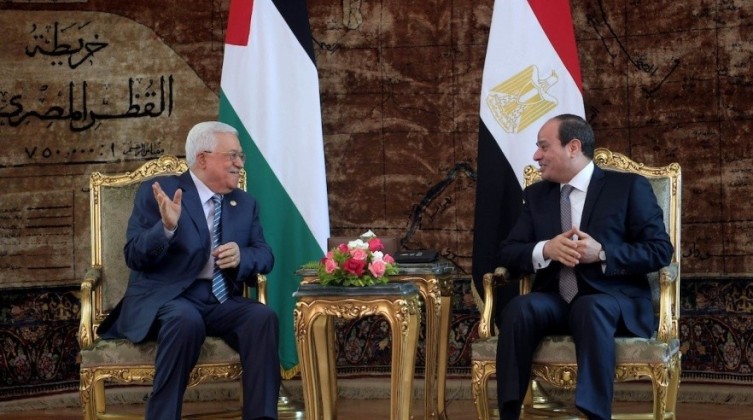 الرئيس عباس يلتقي نظيره السيسي بالقاهرة يوم الثلاثاء المقبل