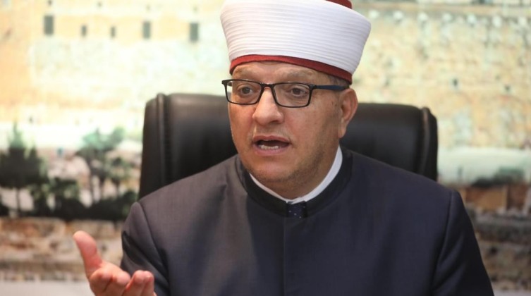 البكري يعلن عدد من القرارات الخاصة بتنقلات الموظفين في وزارة الأوقاف