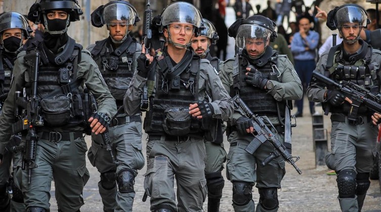 مسؤول إسرائيلي: سيتم نشر آلاف الشرطة وقوات الأمن في القدس لمنع وقوع عمليات