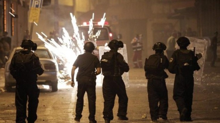 عشرات الاصابات خلال مواجهات مع الاحتلال ومستوطنيه بنابلس