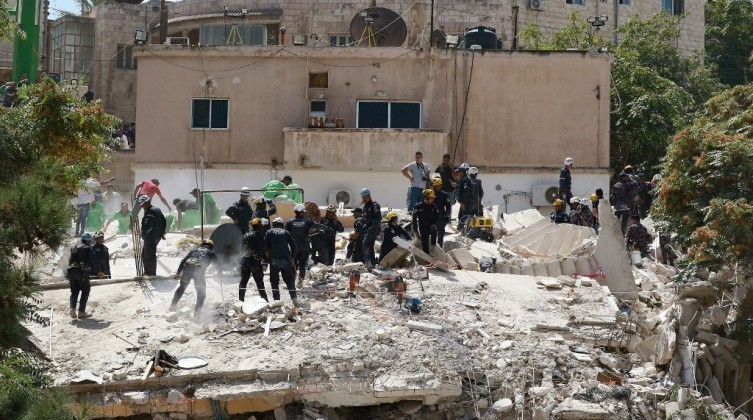 صورة: عائلة مقدسية ضمن ضحايا حادث المبنى المنهار في الأردن