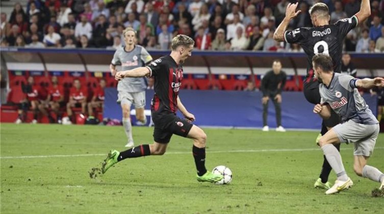 ميلان يفتتح مشواره في دوري الأبطال بتعادل مُخيب أمام سالزبورج