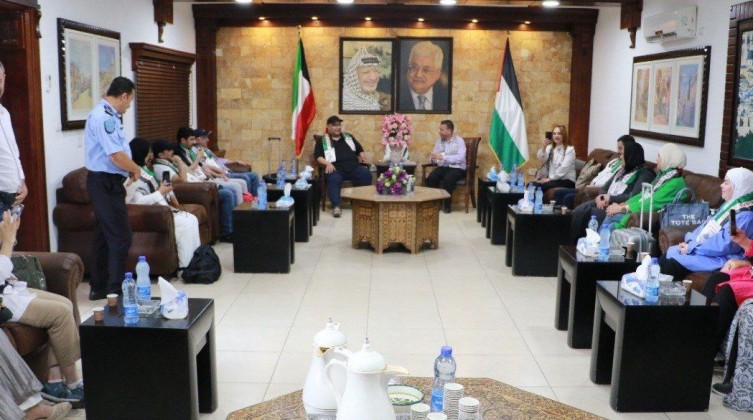 بالصور: الوفد الكويتي يباشر مقابلاته للتعاقد مع معلمين فلسطينيين