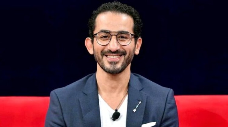 صورة: تعرف على سبب ظهور الفنان أحمد حلمي في بث مباشر من داخل غرفته