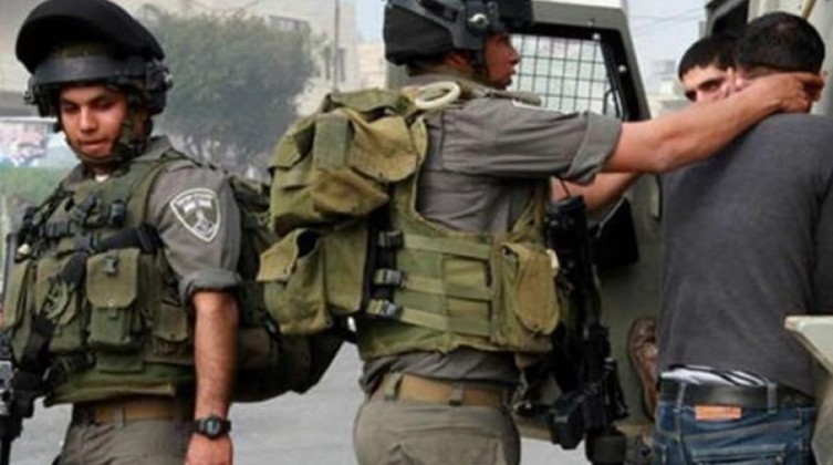 محدث: الاحتلال يعتقل 12 فلسطينيًّا من الضفة المحتلة
