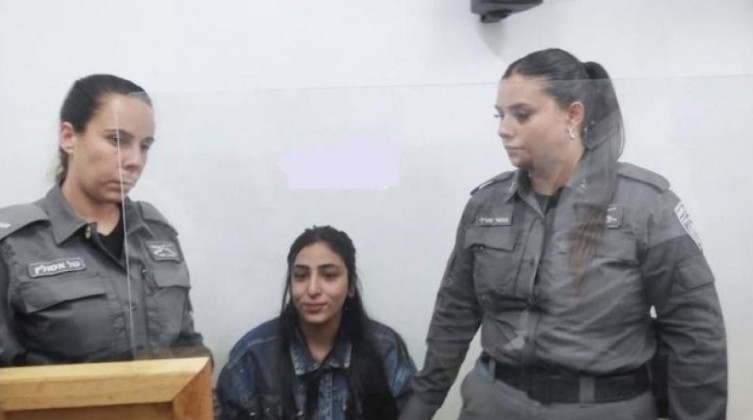 محكمة الاحتلال تقرر الإفراج المشروط عن الصحفية لمى غوشة