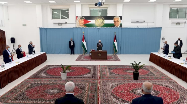 برئاسة عباس..مركزية فتح" تعقد اجتماعا الجمعة المقبل