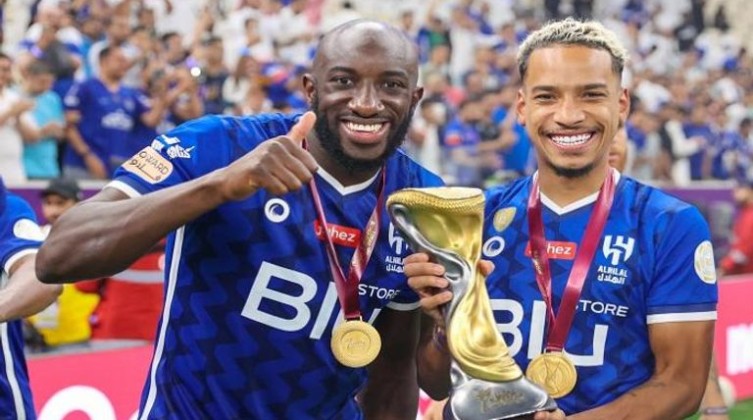 تعرف على موعد مباراة الهلال المقبلة بعد الفوز بكأس سوبر لوسيل