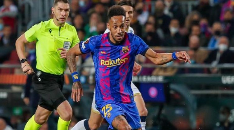 تشيلسي يتفق مع برشلونة على صفقة أوباميانج