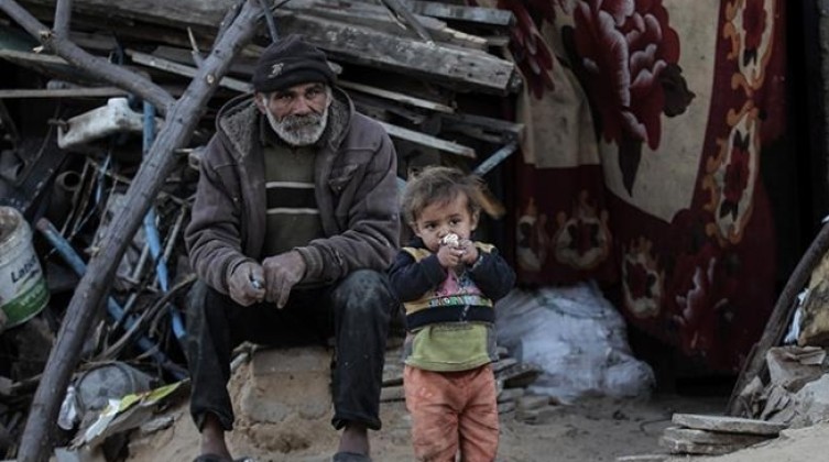 الحصار يفاقم الأزمات ويرفع معدلات الفقر في غزة