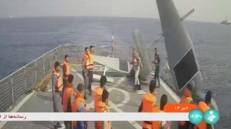 "البحرية الإيرانية" تحتجز قاربين أميركيين مسيرين في البحر الأحمر