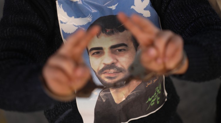 الأسير ناصر أبو حميد يوجه رسالة إلى الشعب الفلسطيني.. ماهي؟