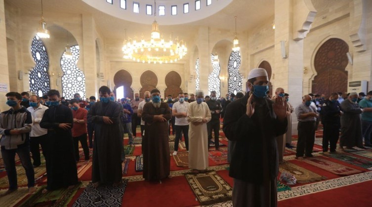 غزة: تعرَّف على خطيب مسجدك في القطاع