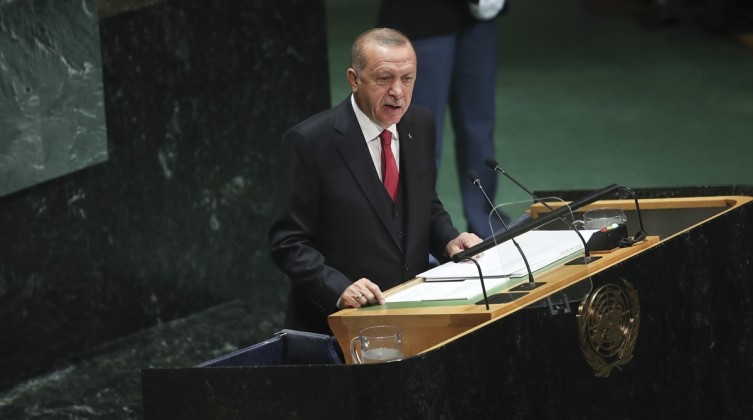 أردوغان: يجب وقف الأنشطة الاستيطانية غير المشروعة