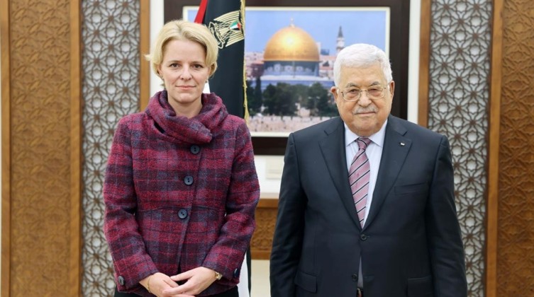 الرئيس عباس يتقبل أوراق اعتماد رئيسة مكتب تمثيل سويسرا لدى فلسطين