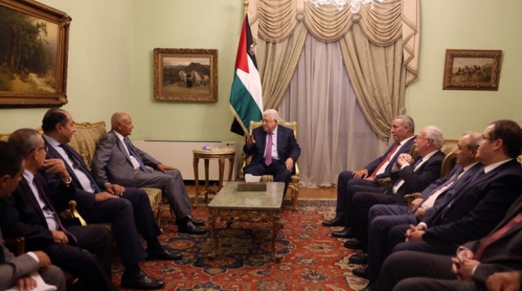 تفاصيل لقاء الرئيس عباس مع أبو الغيط في القاهرة