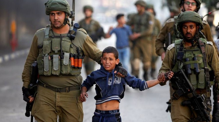 قوات الاحتلال تعتقل 3 أطفال من القدس