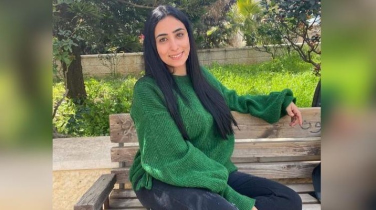 محكمة الاحتلال تمدد اعتقال الصحفية لمى غوشة