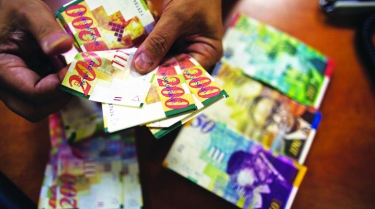 "المالية بغزة" تعلن فتح باب التسجيل لتسديد رسوم طلاب جامعة غزة من المستحقات