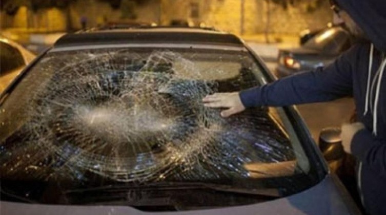 الضفة المحتلة: مستوطنون يهاجمون مركبات الفلسطينيين على طريق جنين-نابلس