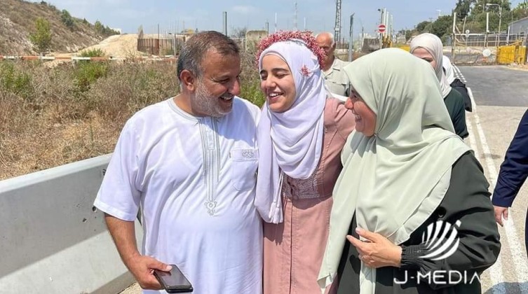 نابلس: الاحتلال يفرج عن الطالبة آمنة اشتية من السجون