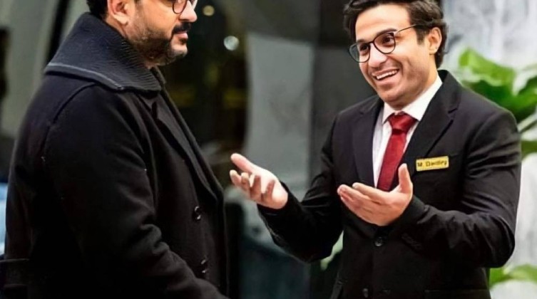 شاهد- أحمد فهمي يهنئ أكرم حسني بيوم ميلاده بهذه الرسالة