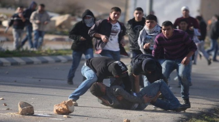 جنين: إصابة شابين فلسطينيين برصاص الاحتلال