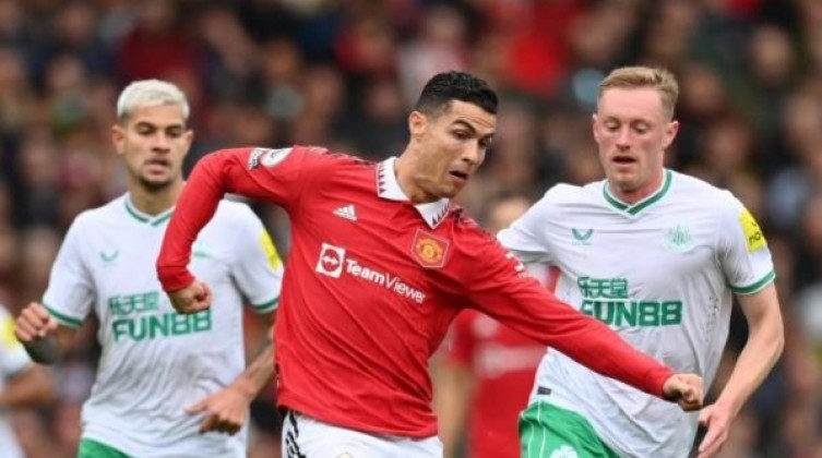 نيوكاسل يفرض التعادل السلبي على مانشستر يونايتد بالدوري الإنجليزي